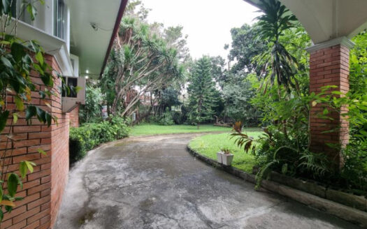 South Forbes Park – Unfurnished 4BR House with Swimming Pool for Rent in Makati City | Property Code DR88-000586