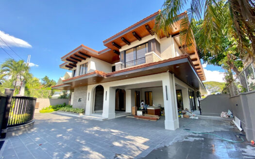 Ayala Alabang Brand New 5BR House with Pool | 634 sqm Lot | ₱210M | DS88-003951