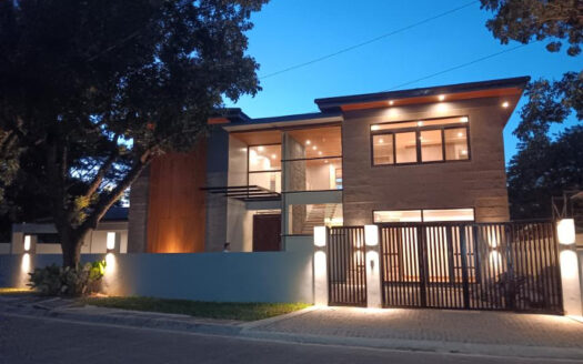 Manila Southwoods Estate 5BR Fairway Home for Sale – ₱105M Modern Luxury | Zolvrr